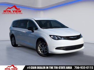 2025 Chrysler Voyager LX