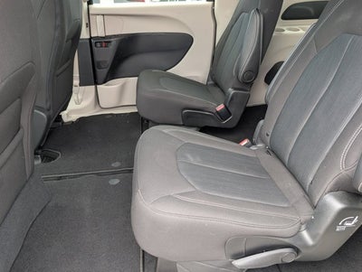 2024 Chrysler Voyager LX