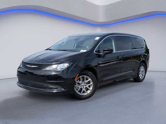 2024 Chrysler Voyager LX