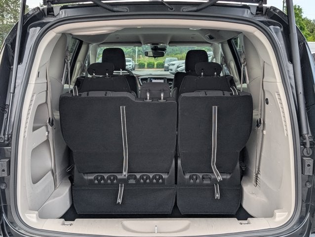 2024 Chrysler Voyager LX