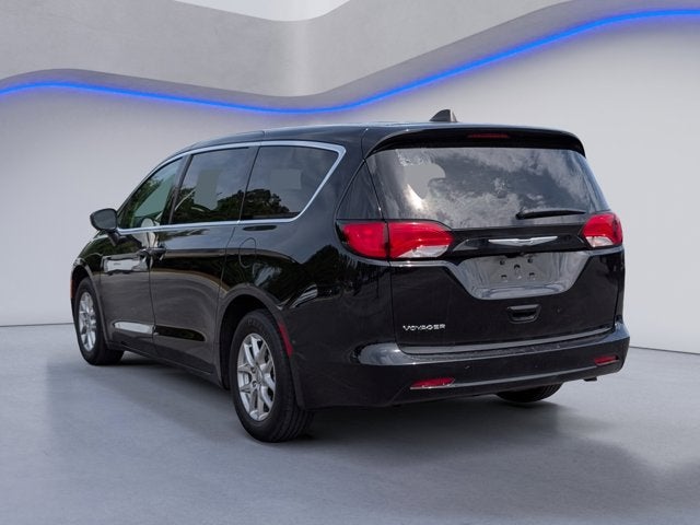 2024 Chrysler Voyager LX