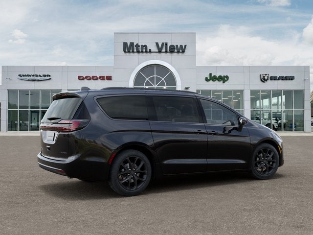 2027 Chrysler Pacifica Limited