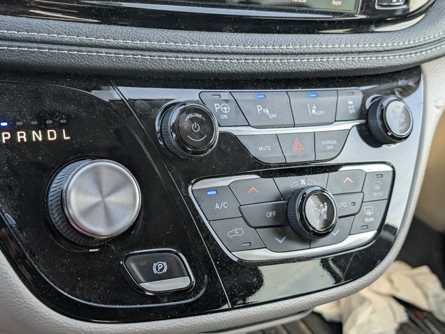 2022 Chrysler Pacifica Hybrid Touring L