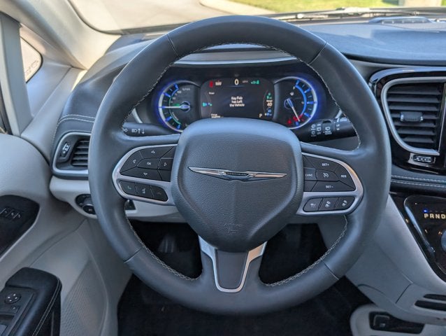 2022 Chrysler Pacifica Hybrid Touring L