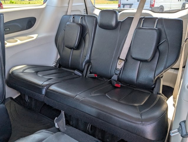 2022 Chrysler Pacifica Hybrid Touring L
