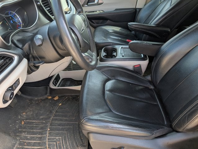 2022 Chrysler Pacifica Hybrid Touring L