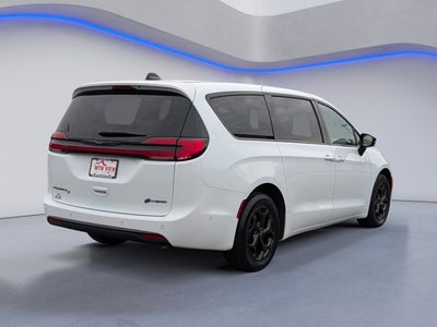 2024 Chrysler Pacifica Hybrid Select