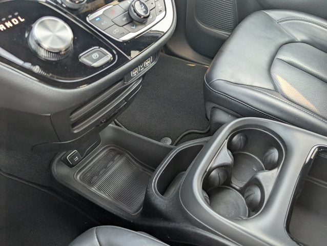 2024 Chrysler Pacifica Hybrid Select S Appearance