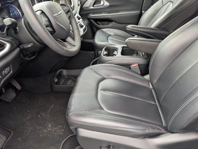 2024 Chrysler Pacifica Hybrid Select S Appearance