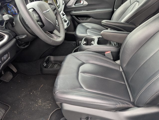 2024 Chrysler Pacifica Hybrid Select S Appearance