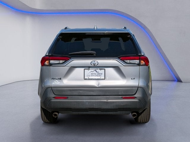 2020 Toyota RAV4 LE
