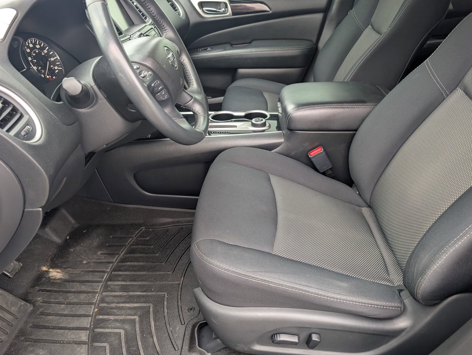 2018 Nissan Pathfinder SV