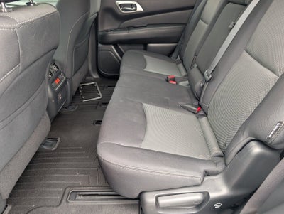 2018 Nissan Pathfinder SV