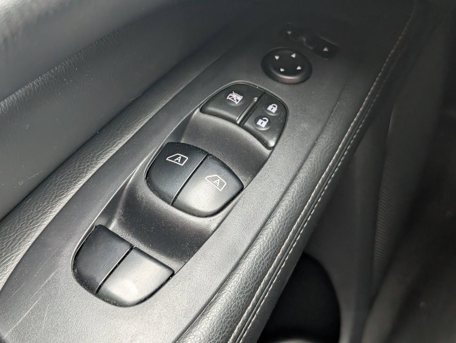 2018 Nissan Pathfinder SV