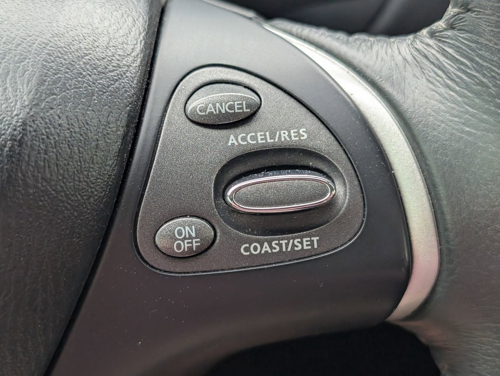 2018 Nissan Pathfinder SV