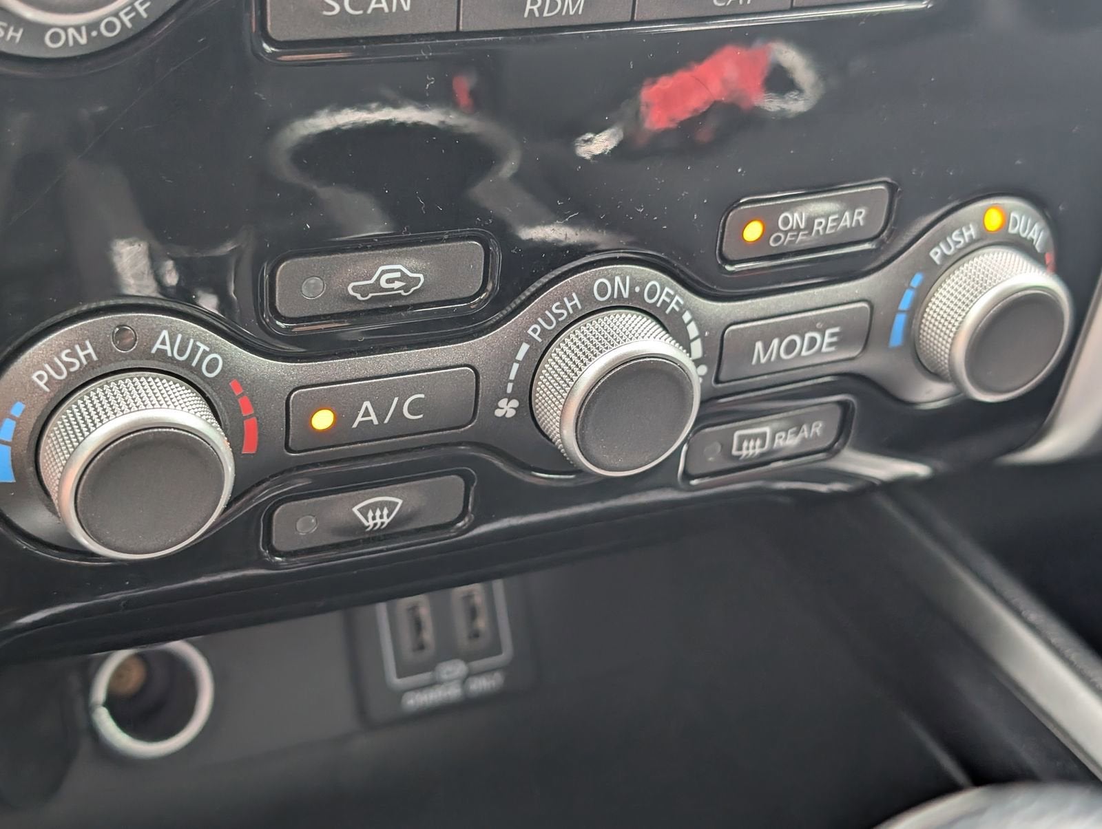 2018 Nissan Pathfinder SV