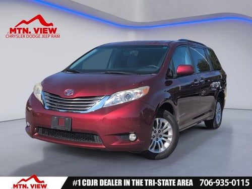 2017 Toyota Sienna XLE