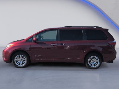 2017 Toyota Sienna XLE