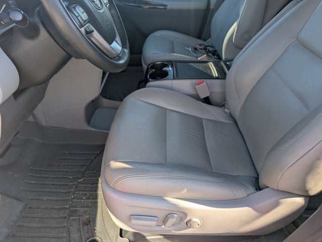 2017 Toyota Sienna XLE