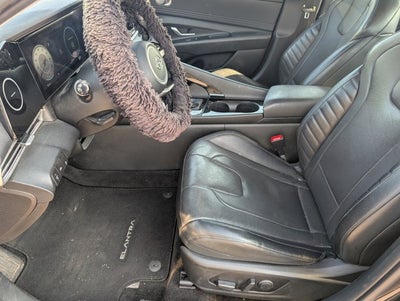 2022 Hyundai Elantra Limited