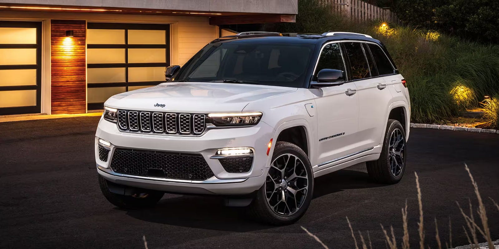 2025 Jeep Grand Cherokee Limited Trim